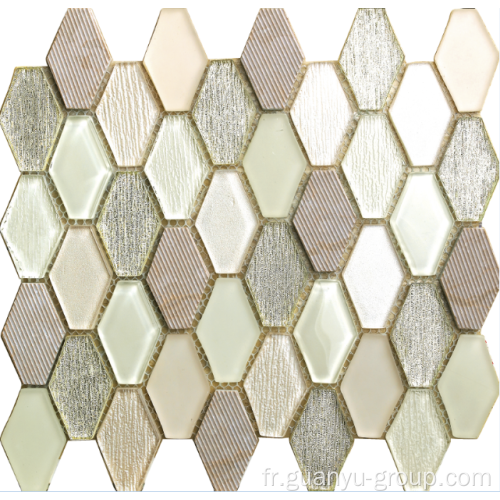 cristal hexagonal et mosaïque de marbre